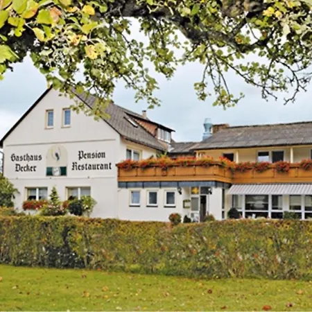 Decker בית הארחה *